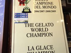 -Gelateria Dondoli