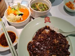 台式招牌卤肉饭-鸡鸣汤包(仙林店)