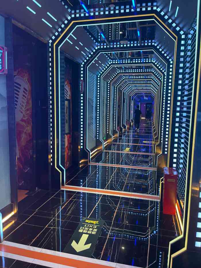 星璨火吧ktv聚会餐厅(丰庆路店)-"[薄荷]环境:环境很好,空间非常大,十