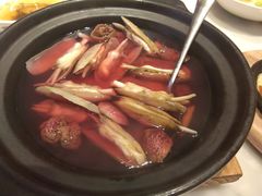 红蘑菇鲜蛏汤-莆田餐厅PUTIEN(三里屯店)