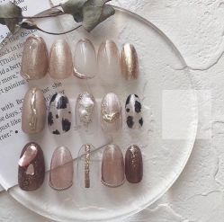 -Momo nail 日系美甲