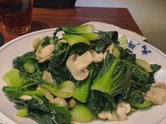 青菜炒蘑菇-大牌大·传统杭帮菜(湖滨店)