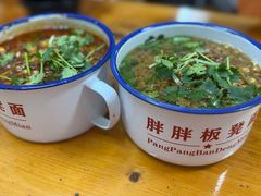 特色红烧牛肉面-胖胖板凳面