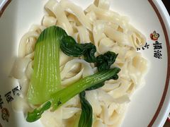 -顺溜·手工刀削面·黑金店(铜锣湾店)