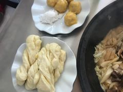 -粘豆包柴火铁锅炖