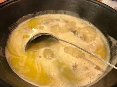 -鲜入围煮花胶鸡海鲜火锅