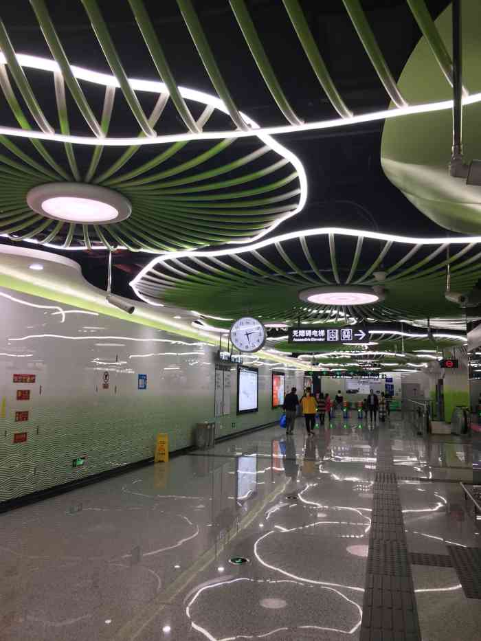 新都钟楼地铁站图片