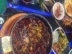 -路边边地标烧烤·川菜·小龙虾·音乐酒馆(良乡长虹店)