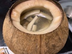 原只椰子炖竹丝鸡汤-龙凤点心饼家·39年老字号(松岗店)