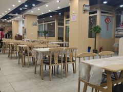 大堂-江城燕子大排档(江汉路步行街店)