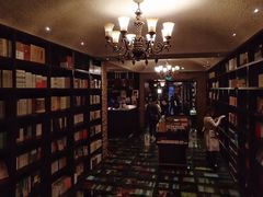 -钟书阁(松江泰晤士小镇店)