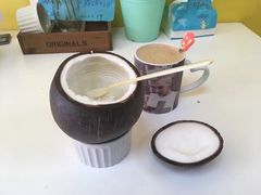 -志龙皇冠吃货椰子铺