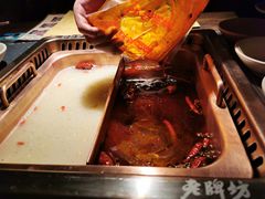 -老牌坊云南鱼豆花火锅(哈西万达店)