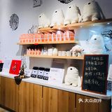 更大，更宽敞了。整个装修有点像船舱的那种感觉，酷！