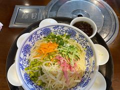 -亿诣蝎府炸酱面羊蝎子火锅(酷车小镇店)