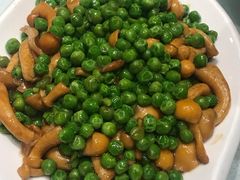 -鑫巴蜀小镇 · 水煮鱼专研店(玉桥店)