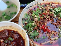-杨三娘跷脚牛肉(羊子山西路店)