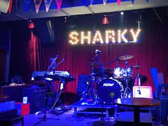 -鲨鱼美式餐厅酒吧Sharky