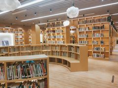 -漕河泾街道图书馆(漕河泾社区文化活动中心店)