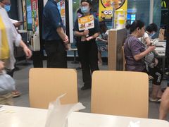 大堂-麦当劳(轻轨曹杨路店)