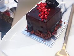 -UNI UNI(环亚凯瑟琳店)