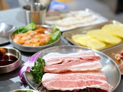 -围炉肉舍•炭烤活鳗•丹东海鲜烤肉(步行街店)