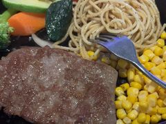 -豪客嘉族·麦尼顿西餐厅(乐福天下店)