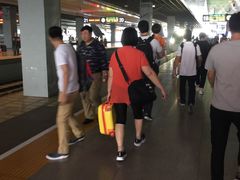 -虹桥火车站-停车场
