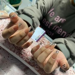 -桃子的美甲店