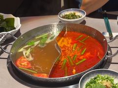 -伴山牛贵州黄牛肉火锅·苗疆非遗艺术餐厅(上海首店)