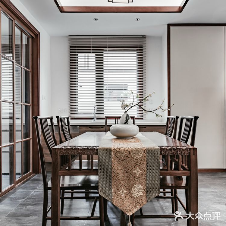 300㎡新中式，上演“小桥流水人家”既视感