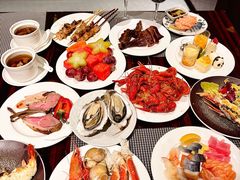 -广州万富希尔顿酒店·感趣自助餐厅·金秋蟹宴生蚝海鲜刺身