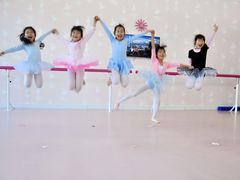 -Isee灰姑娘国际儿童艺术中心(BHGMall店)