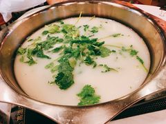 -鲜入围煮花胶鸡海鲜火锅