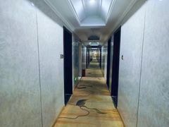 -宸玥酒店(成都西南财大地铁站店)