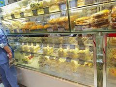 面包甜点陈列柜-白玉兰食品甜凤店(合生汇店)