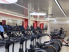 -英派斯健身旗舰店(海信国际中心馆)