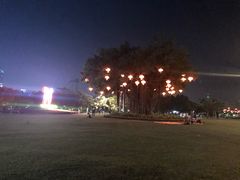-万绿园