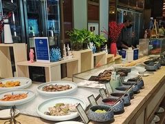 -大中华希尔顿酒店-念自助餐·嗨啤·小龙虾