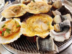 -围炉肉舍•炭烤活鳗•丹东海鲜烤肉(步行街店)