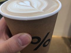 拿铁咖啡-% Arabica阿拉比卡咖啡(武康路店)