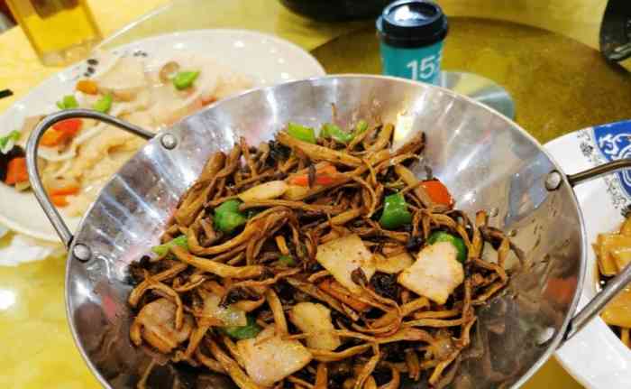 老街饭庄(扬子江北路总店)-"来了扬州总要吃一次当地特色菜,选了蛮久