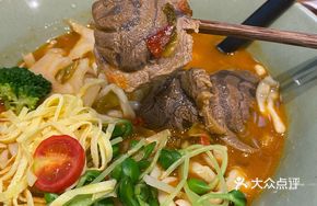 Hand-Cut Sour Cabbage Beef Noodle Soup