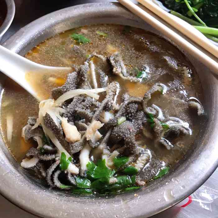 大块～入味～厚实 肉汁浇饭,绝了  「牛百叶汤」 分量足!