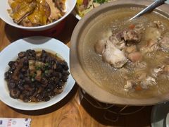-头上红煨盐鸡·非遗院子餐厅