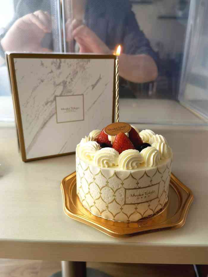 布歌东京(久光百货店)-"巧克力小蛋糕,98元一个,好吃.