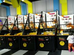 -反斗乐园π·电玩·高空拓展·蹦床(龙华天虹店)