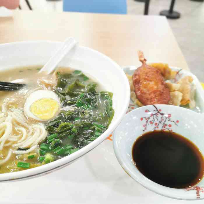 环境:快手食堂好 吃啥都管饱