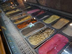 -莓园冰淇淋店