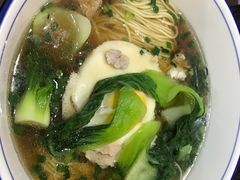 -裕新楼粉面馆·石磨手工粉(四方坪店)